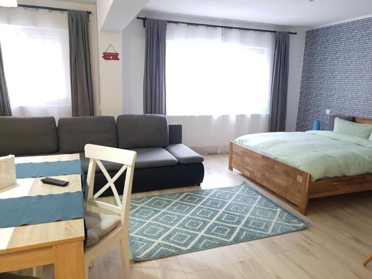 Dream Apartment Петрошани Экстерьер фото